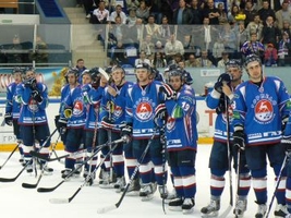 Нижегородское «Торпедо» накануне проиграло одному из аутсайдеров регулярного чемпионата Континентальной хоккейной лиги — чеховскому «Витязю»