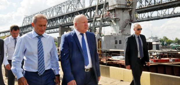 Как идут работы по строительству нового Борского моста и терминала аэропорта Стригино, проверил глава региона Валерий Шанцев