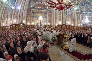В ночь на 12 апреля В Нижнем Новгороде прошло богослужение в Александро-Невском кафедральном соборе