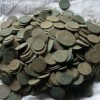 Сегодня в старинной чаше рабочие на одной из строек в Кстове нашли около семисот монет, предположительно XVIII-XIX века