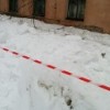 Нижегородка, на которую упала снежная глыба, скончалась в больнице