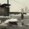 Спасать свои квартиры от настоящего потопа пришлось жителям дома по улице Дружбы в Нижнем Новгороде