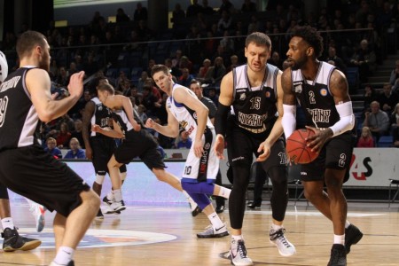 Суммарный счет в две сотни и двойной рекорд тяжелого форварда баскетбольного клуба «Нижний Новгород»