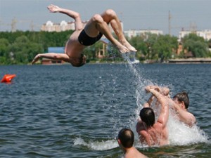 Как спастись от аномальной жары, воцарившейся в Нижегородской области?