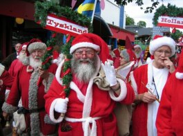 Санта-Клаусы всего мира съехались на конгресс в Данию