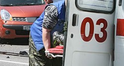 В Нижнем Новгороде иномарка врезалась в людей на остановке