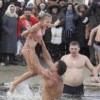 11 тыс. нижегородцев окунулись в прорубь в ночь на Крещение