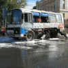 На площади Лядова КамАЗ столкнулся с пассажирским автобусом