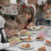 Треть нижегородских школ перешли на электронную систему оплаты горячего питания «Школьная карта»