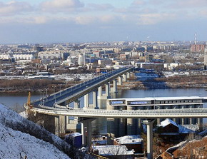 Ход строительства автомобильных подходов к метромосту идет по плану