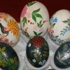 Яйца страуса, расписанные под хохлому - такие оригинальные пасхальные сувениры готовят в зоопарке «Лимпопо»