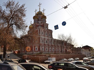 Приключенческая экскурсия прошла на Рождественской улице