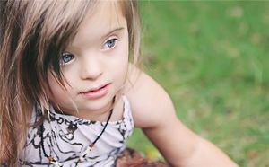 Актеры театра «Комедiя» подарили рождественскую сказку детям с синдромом Дауна