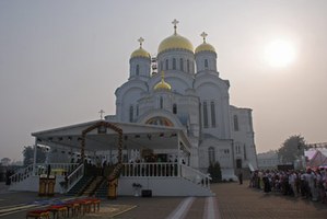 В Дивееве прошла торжественная служба, посвященная дню памяти Серафима Саровского