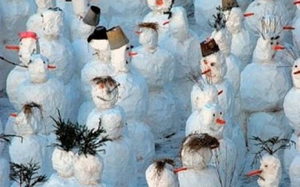 Конкурс на лучшего снеговика, объявленный министерством социальной политики, в самом разгаре