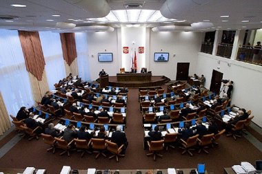 Вопрос об увеличении зарплаты бюджетникам рассмотрит Комитет Законодательного Собрания