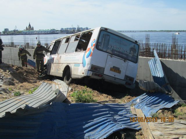 Причиной аварии, произошедшей с маршруткой в субботу, стала неисправность тормозной системы