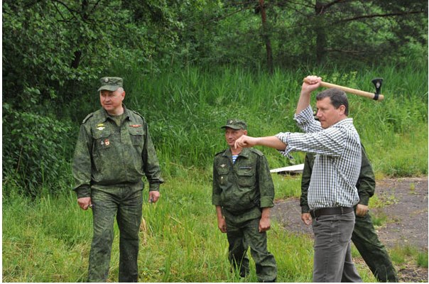 Глава города Олег Сорокин побывал в летнем военно-патриотическом лагере «Хочу стать десантником»