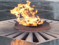 Нам, живущим под мирным небом, желаю быть достойными славы победителей – отцов и дедов, - Шанцев