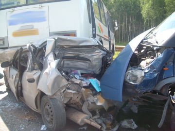 Пассажирский автобус, два грузовика и две иномарки столкнулись в Богородском районе