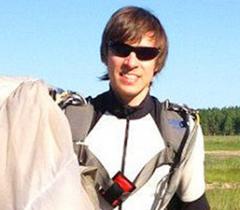 В Нижнем Новгороде разбился парашютист–рекордсмен
