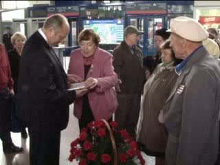 Председатель Законодательного собрания Евгений Лебедев встретился с представителями общественной организации «Жители блокадного Ленинграда»