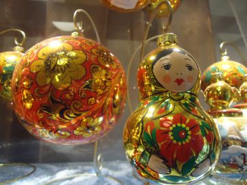 Хохломские игрушки из Семенова украсят новогоднюю елку в Москве