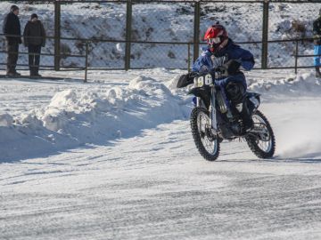 Зимние мотогонки устроили в Балахнинском районе Нижегородской области