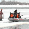 Двоих рыбаков сняли со льда спасатели в Нижнем Новгороде