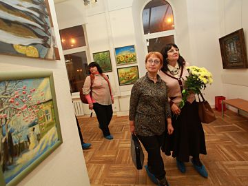 Выставка «Свобода творчества» открылась в Нижегородском государственном выставочном комплексе