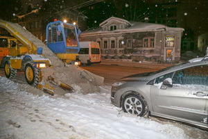 Коммунальный десант высадился в одном из дворов по улице Володарского Нижегородского района