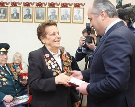 Памятные награды получили 28 автозаводцев