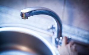 Жители сразу нескольких многоквартирных домов на улице Белинского остались без воды