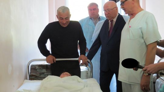 Детей, пострадавших в этой аварии, навестил губернатор Валерий Шанцев