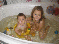 Кузнецовы Милана (4 года) и Артем (1 год)