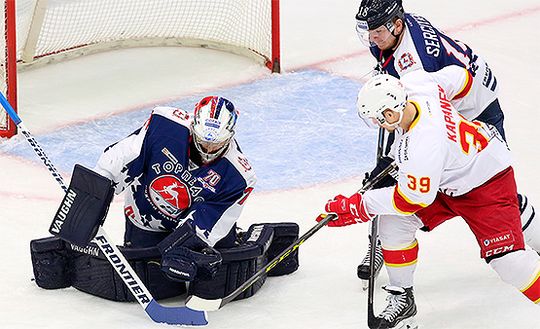Во многом именно благодаря сумасшедшей поддержке трибун Нагорного Торпедо вырвало, буквально выгрызло зубами победу в четвертом матче плей-оффовской пульки против Йокерита
