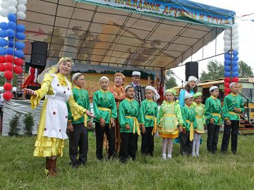 Шанцев и Минниханов откроют памятник певцам Рашиду Агапову и Хайдару Бегичеву в поселке Уразовка 16 июля