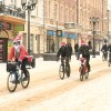 Новогодние праздники все ближе, и на улицах Нижнего Новгорода все чаще встречаются Деды Морозы и Снегурочки