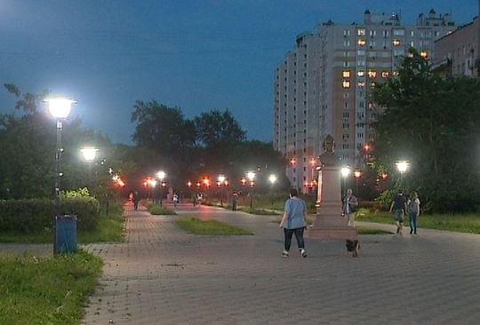 Заречный бульвар нижний. Заречный бульвар Нижний Новгород парк. Омск бульвар Заречный сквер. Бульвар Заречный Нижний Новгород 2000год. Бульвар Заречный 2000 год.