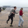 Каждую пятницу на Нижневолжской набережной проходит танцевальный флешмоб
