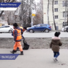 Коммунальщики приводят улицы в порядок после зимы в Советском районе