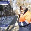 Поющий дворник Нина Кашаева радует жителей чистотой двора и творческими проектами