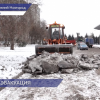 На помощь нижегородским дворникам и снегоуборочным машинам пришли сотрудники ГИБДД с эвакуаторами