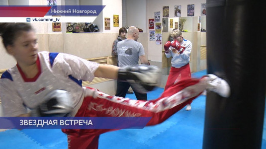 Звездные спортсменки Екатерина Серова и Мария Делоглан провели тренировку для нашей съемочной группы