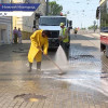 Улицы Нижнего Новгорода чистят с помощью специальной техники и моющего средства