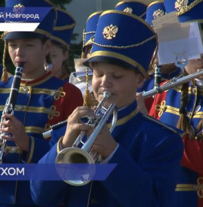 В честь Международного дня музыки на ярмарочной площади выступили духовые оркестры со всей области