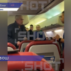 Неадекватный пассажир устроил погром в самолёте