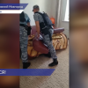 56-летний алиментщик попытался спрятаться от судебных приставов в диване